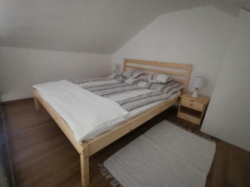Vali N�ni Kif?zde �s Apartman