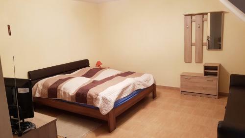 Hostal F?cz�ny Pince �s Vend�gh�z