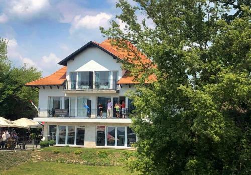 Bed & Breakfast Duna P'art Panzi�