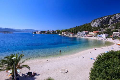 Apartmani Nikoleti?