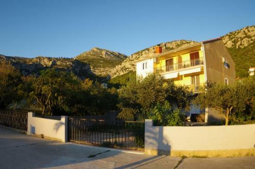 Holiday Apartment On The Beach