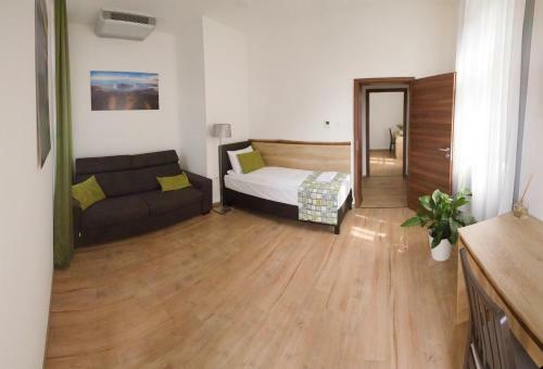 Hostal Anna Vend�gh�z