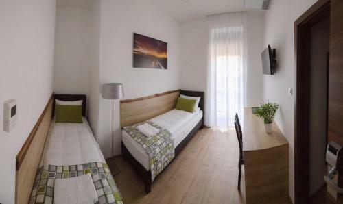 Hostal Anna Vend�gh�z