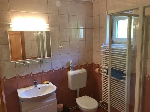 Tavir�zsa Vend�gh�z
