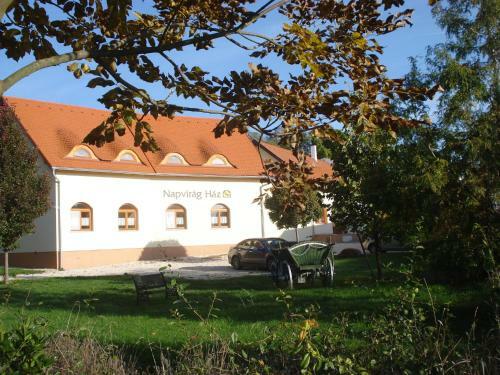 Hostal Napvir�g-h�z