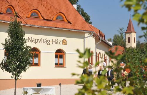 Hostal Napvir�g-h�z