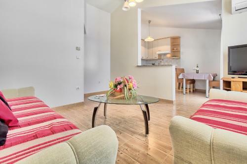Lara Apartments