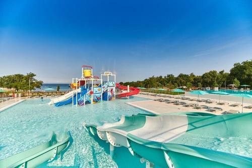 Hostal Adriamar Mobile Homes In Camping Park Umag