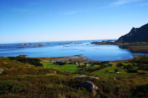 Koselig Hus Rett Ovenfor Kaikanten Midt I Lofoten