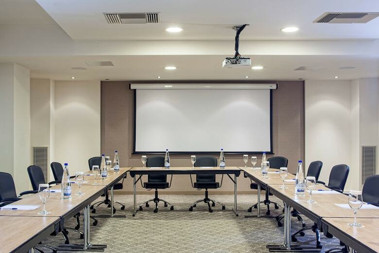 Hotel Avra Imperial Beach Resort & Spa