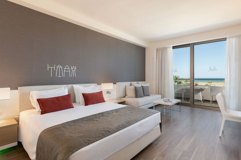 Hotel Avra Imperial Beach Resort & Spa