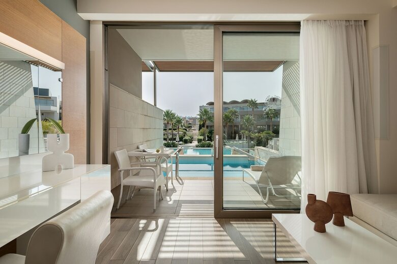 Hotel Avra Imperial Beach Resort & Spa