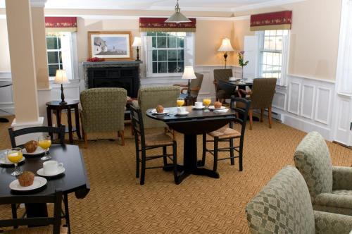 Hotel Inn At Swan River