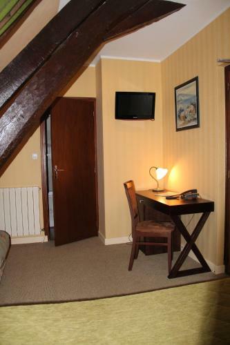 Hotel Logis Des Trois Maures