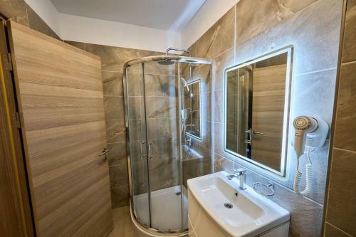 Fancy Apartment In Spa N Pool Alezzi Beach Resort