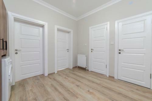 Fresh Apartment In Authentic Neighborhood