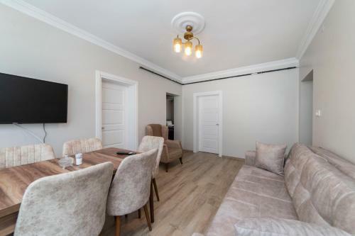 Fresh Apartment In Authentic Neighborhood