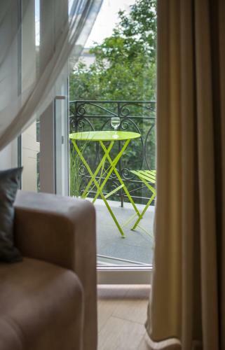 Modern Apartmeents Near Central Park