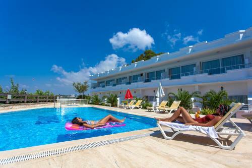 Hotel Side Beach Club