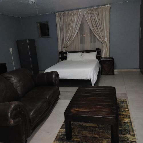 Hostal Dandrom Guest House