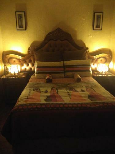 Albergue Authentic Bicycle Tours And Backpackers