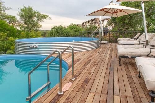 Lodge Kruger Shalati - The Train On The Bridge