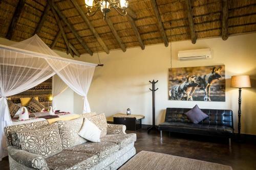 Umkumbe Safari Lodge Riverside