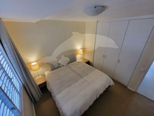 Dolphin Beach Apartment