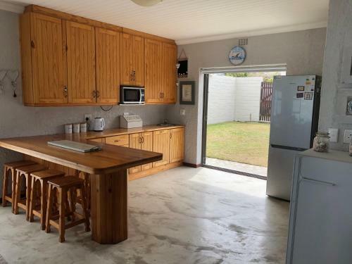 New Listing! Seafront-7 Sleeper Holiday Home