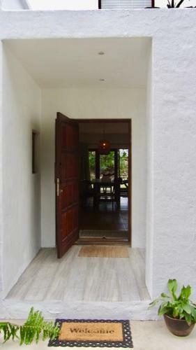 Woodlands Beach Villa