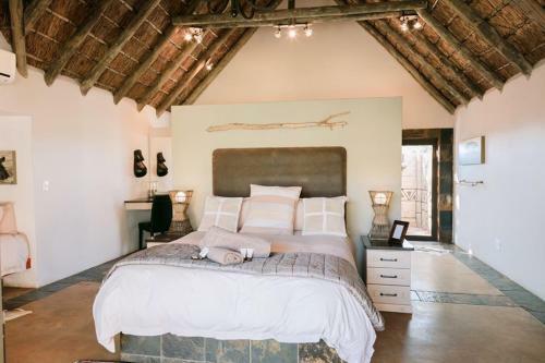 Tshukudiba Game Lodge