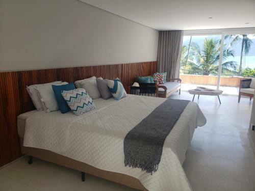 Bahari Suites