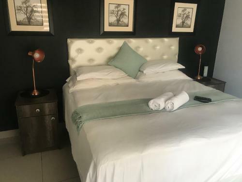 Hostal 2 On Zk Matthews Guesthouse