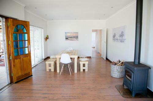 Amazing Beach House In Melkbos!