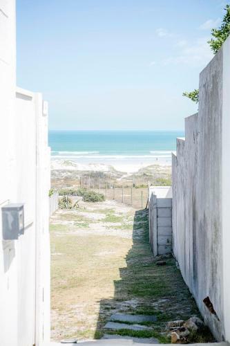 Amazing Beach House In Melkbos!
