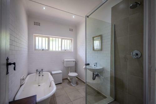 Kwa Thibi Cottage Sleeps 14