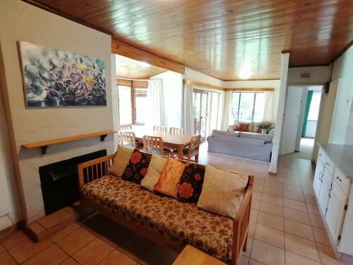 L Chiam Self-catering Cottage