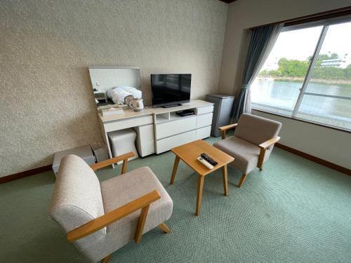 Marina Hotel Kaikuu