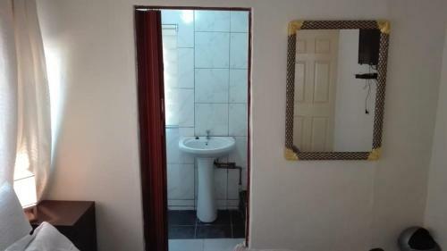 Hostal Point 55 Guest House
