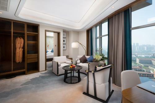 Luzhou Jianguo Hotel