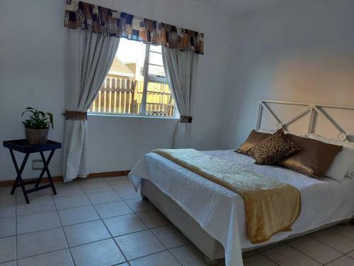 Seaview 3-bedroom House In Wilderness