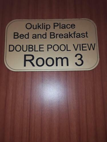 Hostal Ouklip Place
