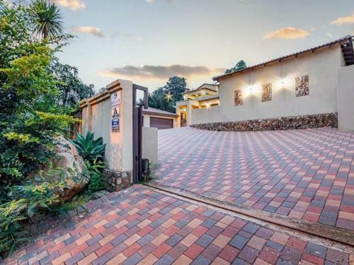 Hostal Floracliffe Guesthouse & Events