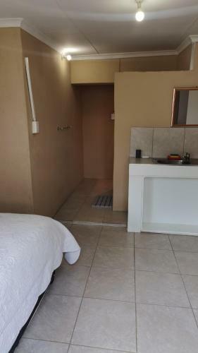 Hostal Charmed Guesthouse