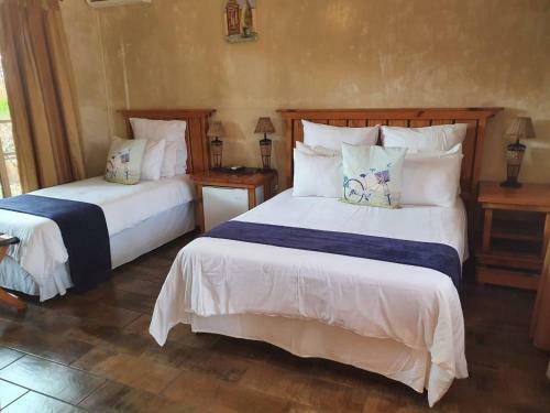 Hostal Claires Of Centurion
