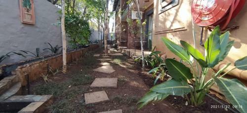 Hostal Claires Of Centurion