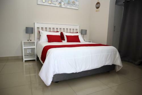 Bed & Breakfast The Kindaspace - Spacious Suite With A Cozy Balcony