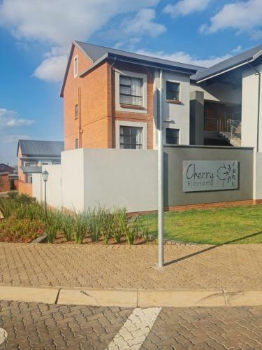 Cherry Blossom One Bed Apartment Centurion
