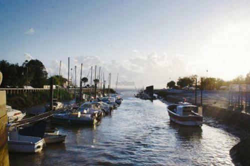 Hostal Domaine Des Tilleuls