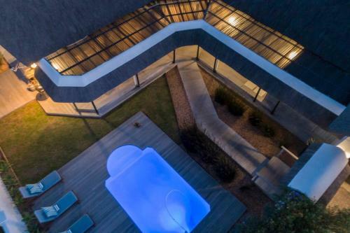 Canal House: Waterfront Property For Rent